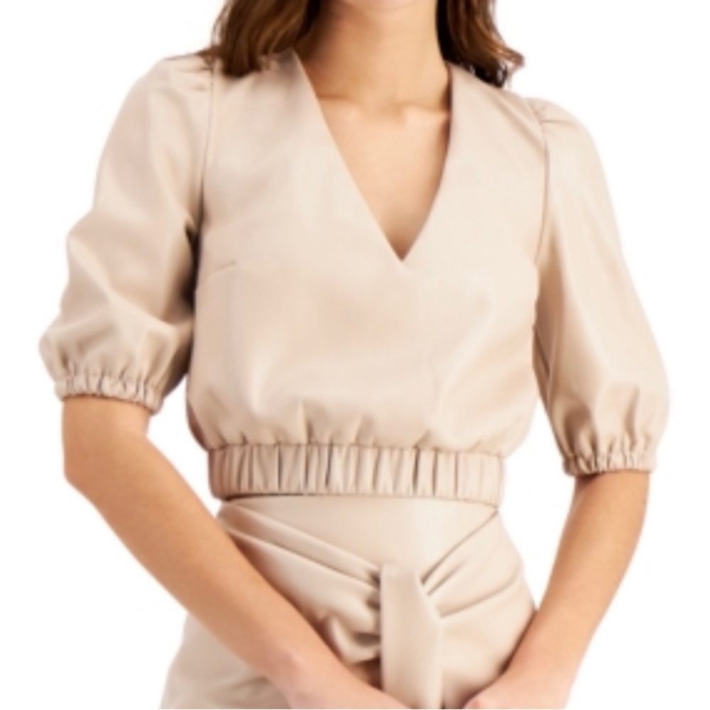 Bar || faux leather Cropped top size XS Beige
